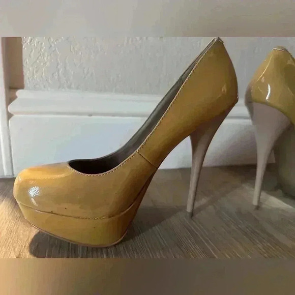 Steve Madden Caryssa Yellow Patent Leather Heels Platform Stiletto Size 7.5 Fun! - Picture 1 of 9